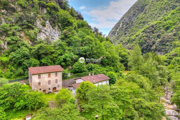 Proprietà in vendita a Camerate