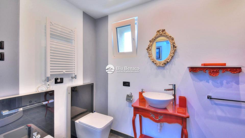 Villa for sale in Toscolano