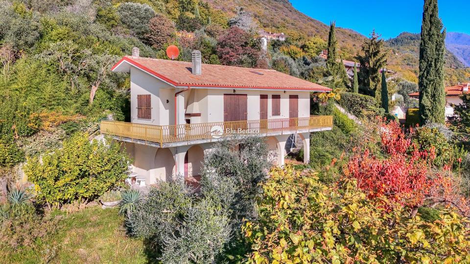 Detached villa for sale in Cabiana