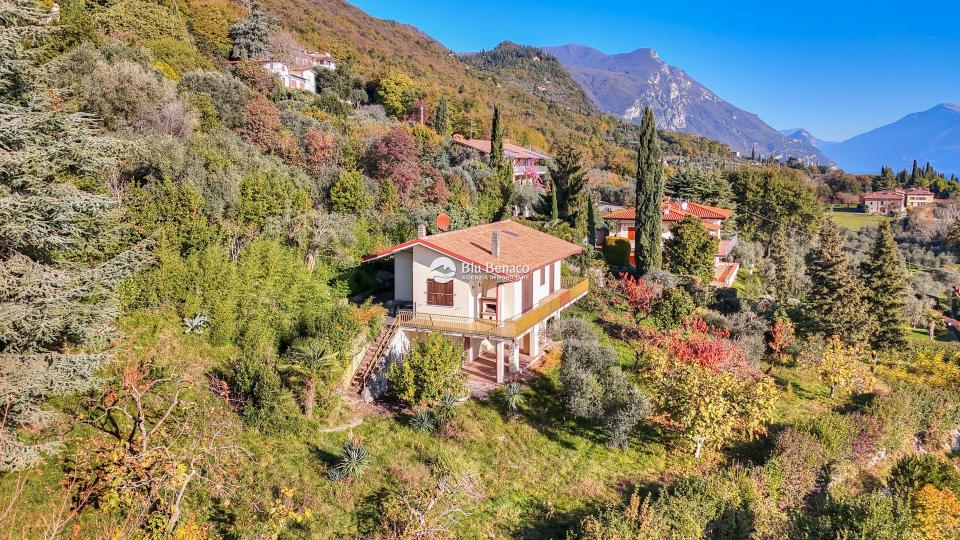 Detached villa for sale in Cabiana