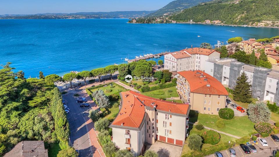 Lakefront three-room apartment for salein Maderno