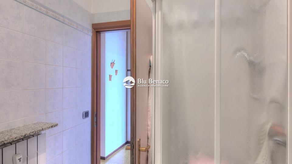 Lakefront three-room apartment for salein Maderno