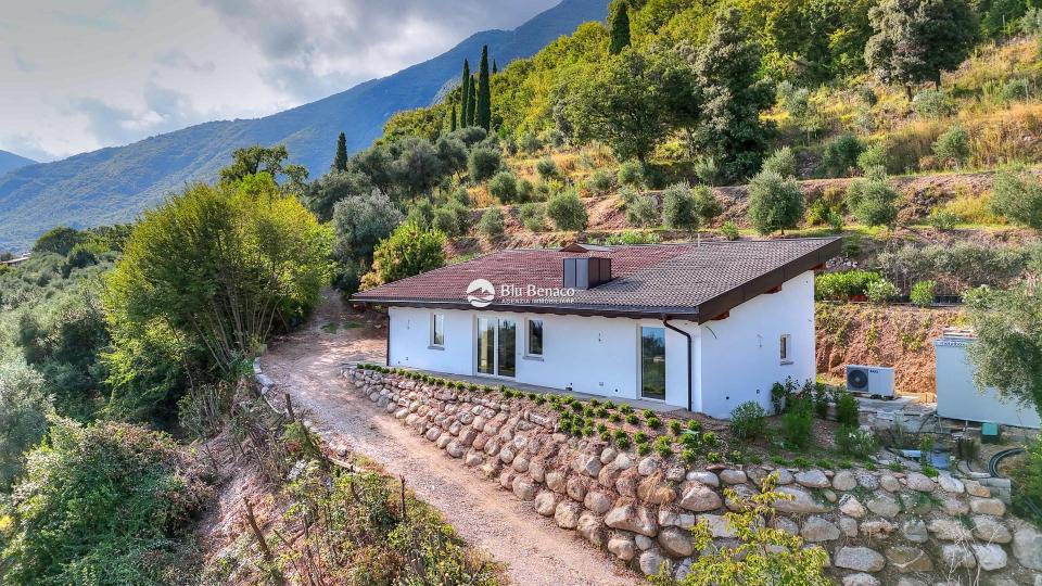 Unmissable property for sale in Toscolano