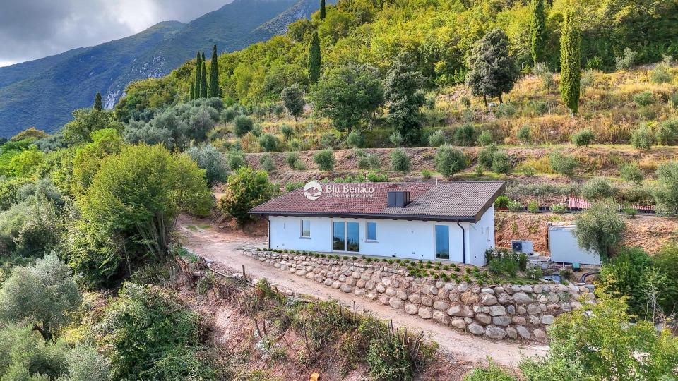 Unmissable property for sale in Toscolano