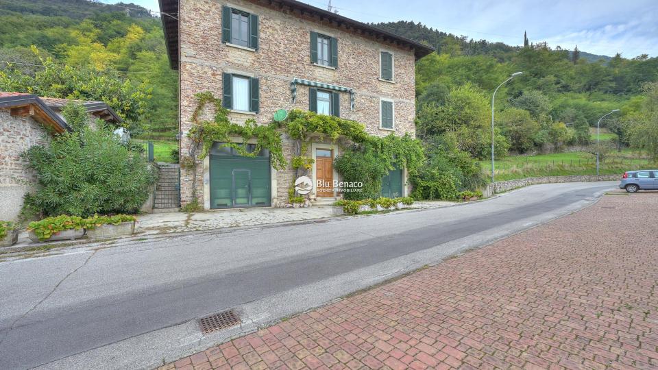 Villa mit herrlichem Seeblick in Liano