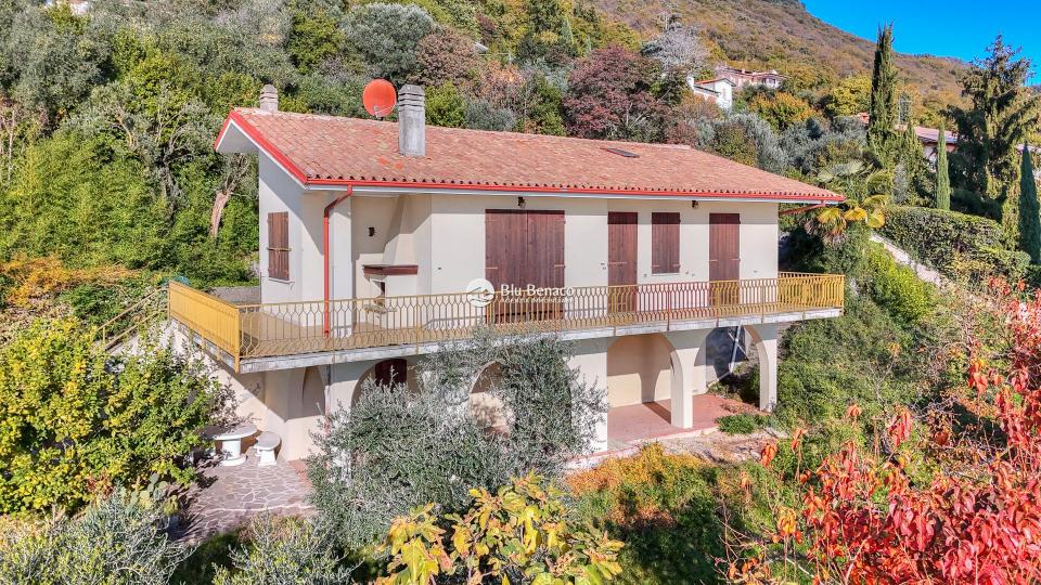 Detached villa for sale in Cabiana