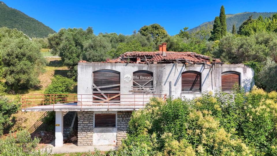 Proprietà indipendente con stupenda vista lago