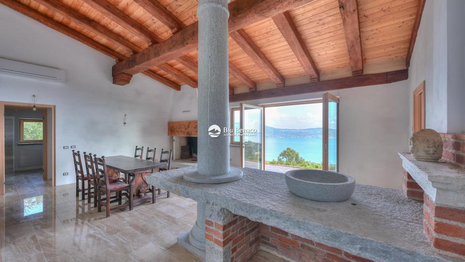 Unmissable property for sale in Toscolano