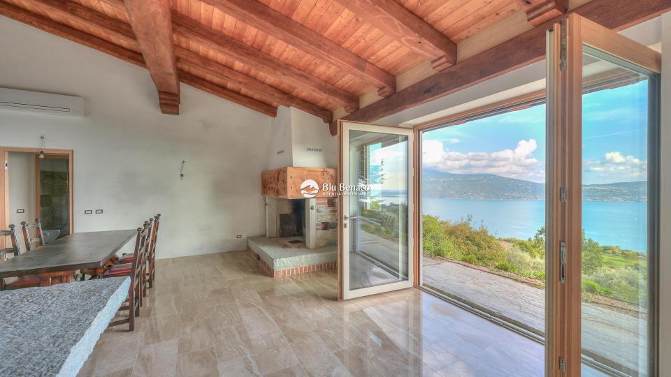 Unmissable property for sale in Toscolano