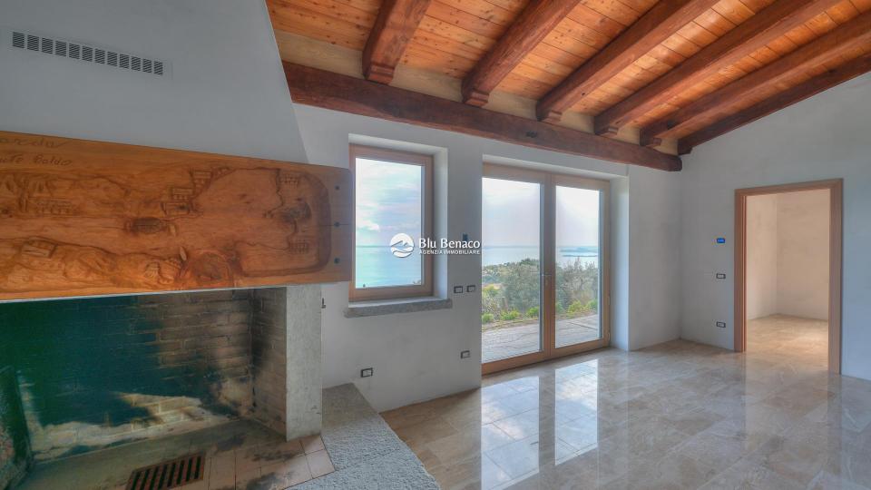 Unmissable property for sale in Toscolano