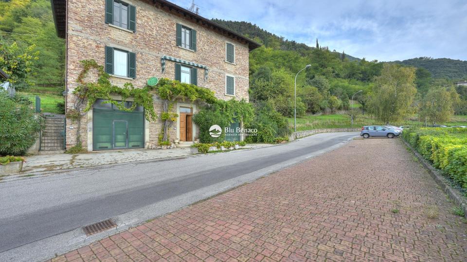 Villa mit herrlichem Seeblick in Liano