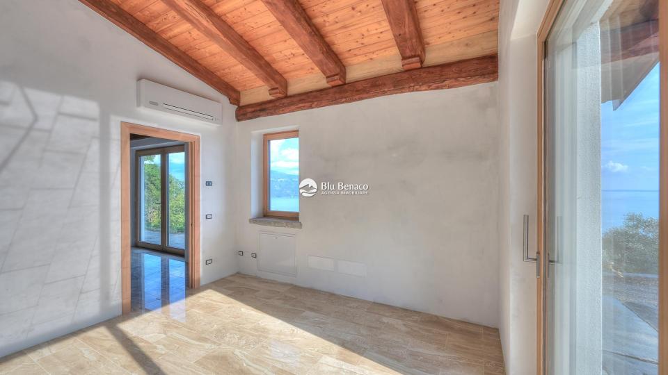 Unmissable property for sale in Toscolano