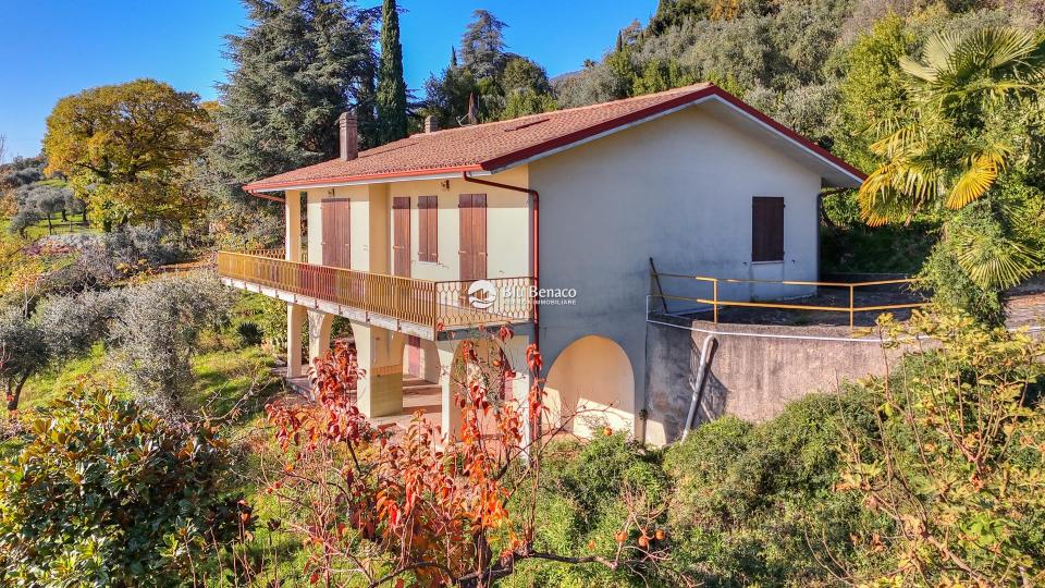 Detached villa for sale in Cabiana