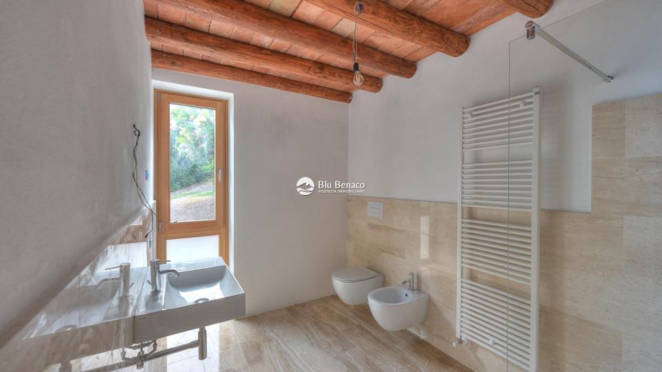 Unmissable property for sale in Toscolano