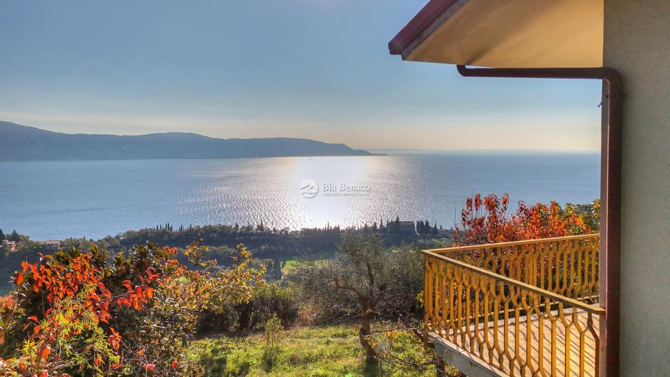 Detached villa for sale in Cabiana