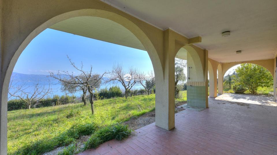 Detached villa for sale in Cabiana