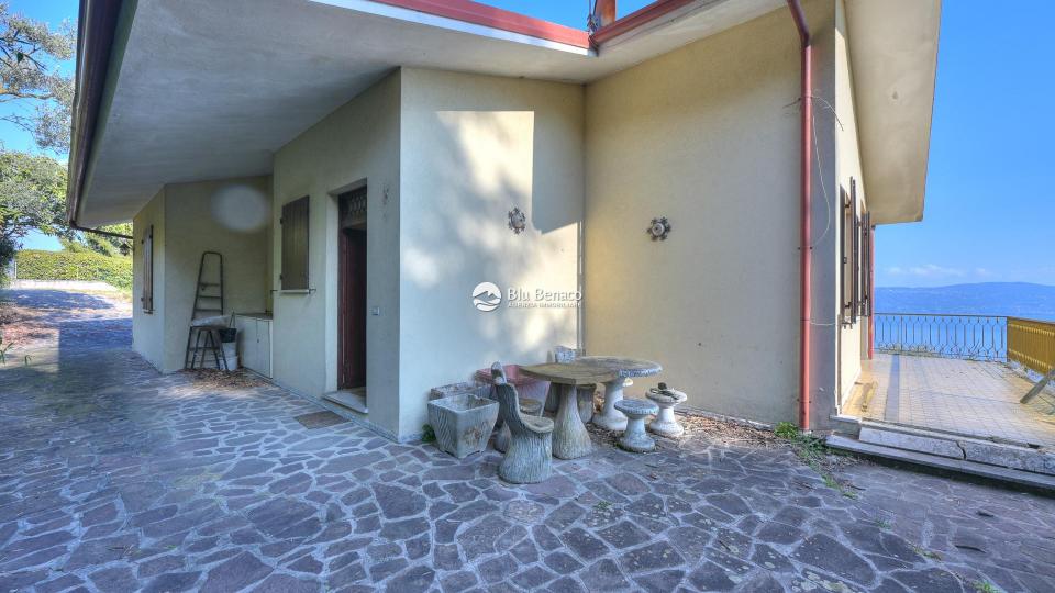 Detached villa for sale in Cabiana