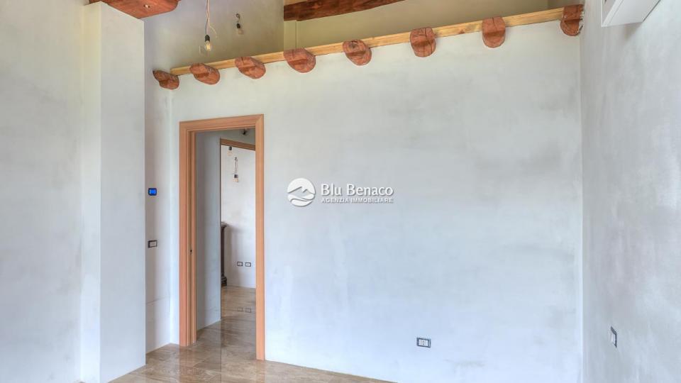 Unmissable property for sale in Toscolano