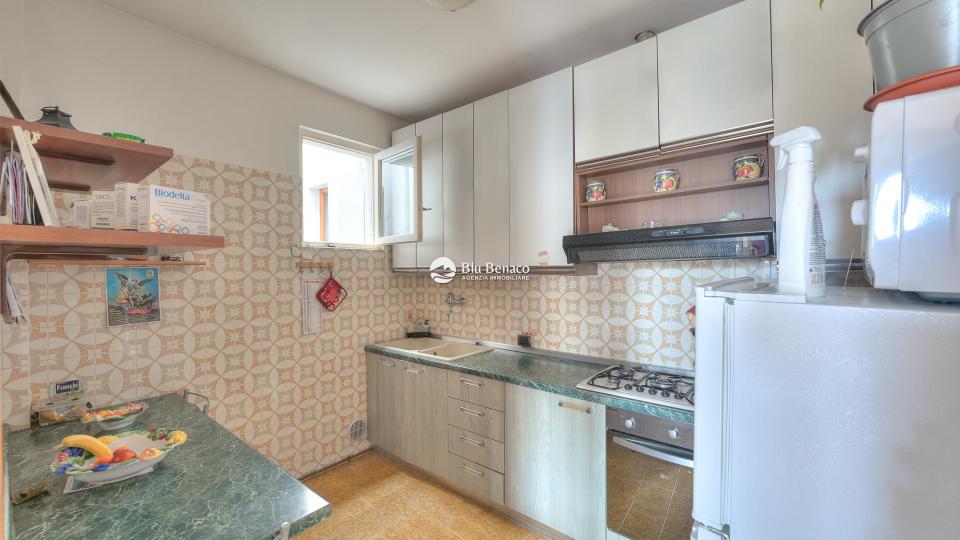 Lakefront three-room apartment for salein Maderno