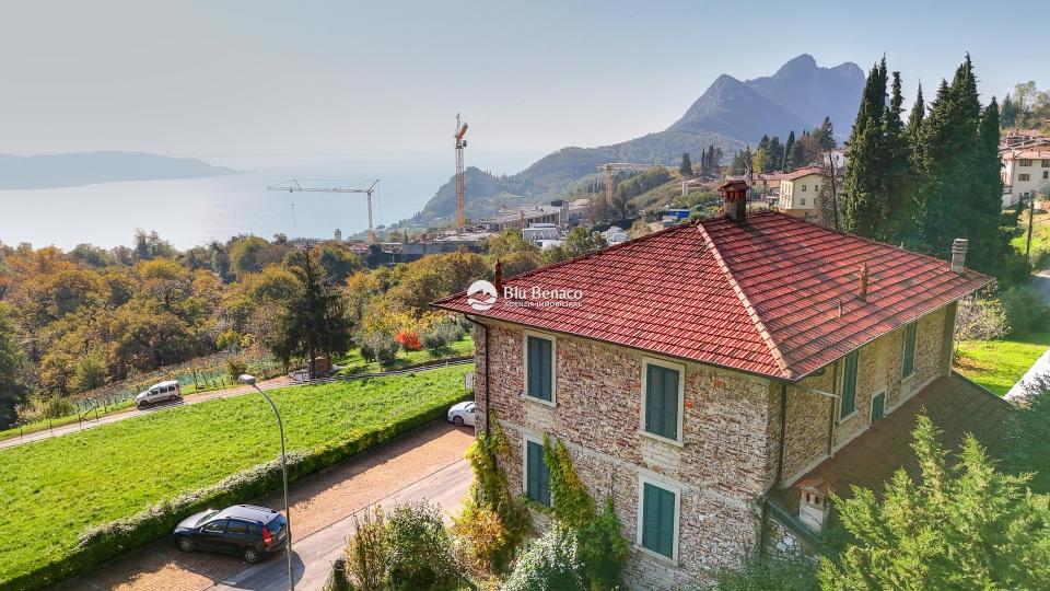 Villa mit herrlichem Seeblick in Liano