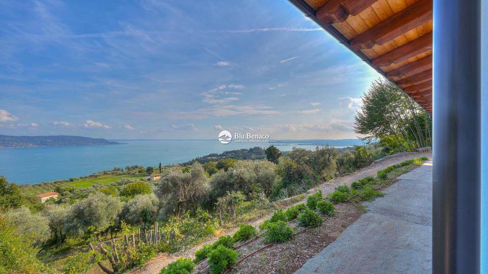 Unmissable property for sale in Toscolano