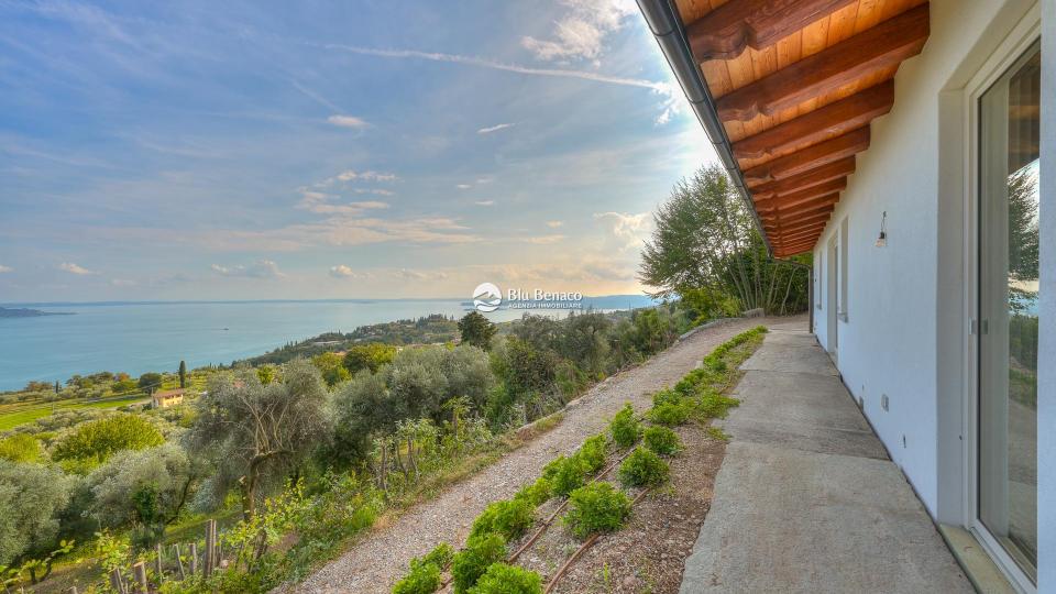 Unmissable property for sale in Toscolano