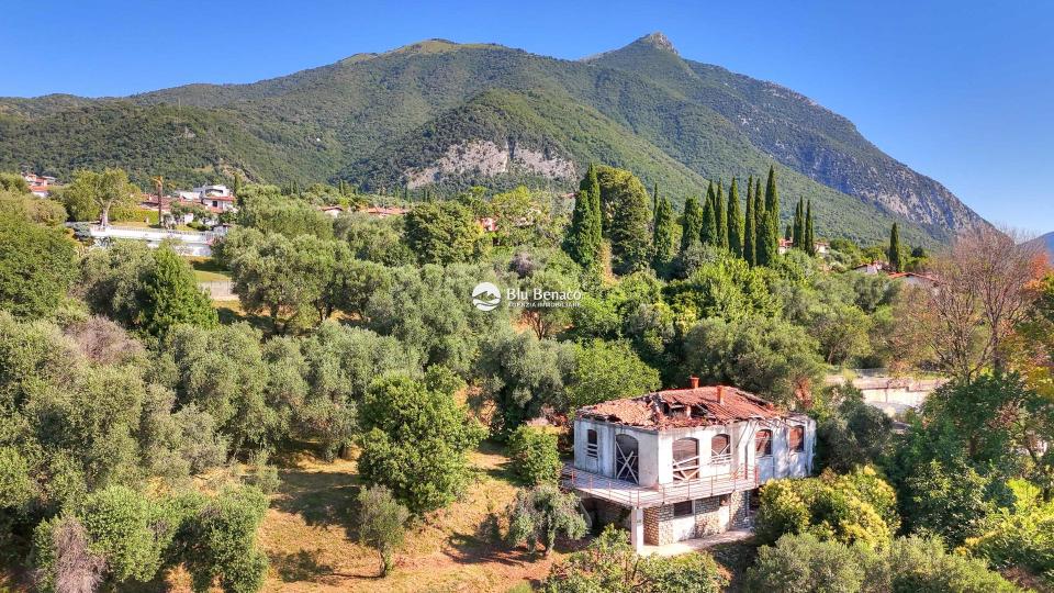 Proprietà indipendente con stupenda vista lago