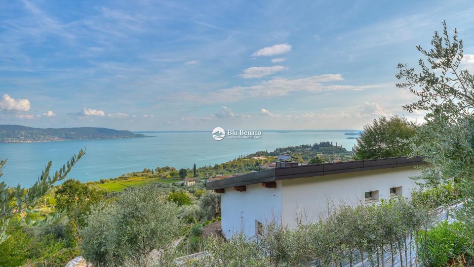 Unmissable property for sale in Toscolano