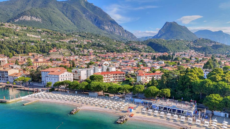 Trilocale fronte lago in vendita a Maderno