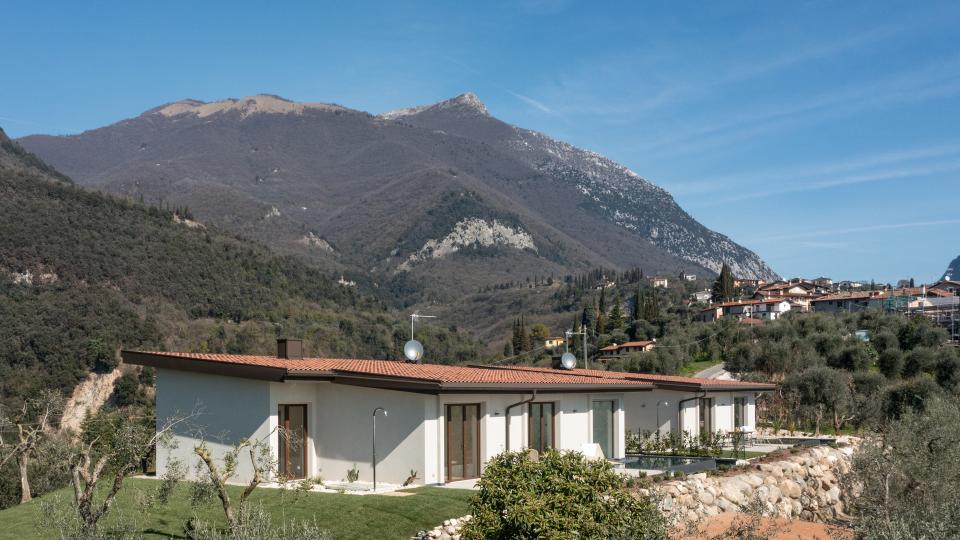 Villa con meravigliosa vista lago a Montemaderno