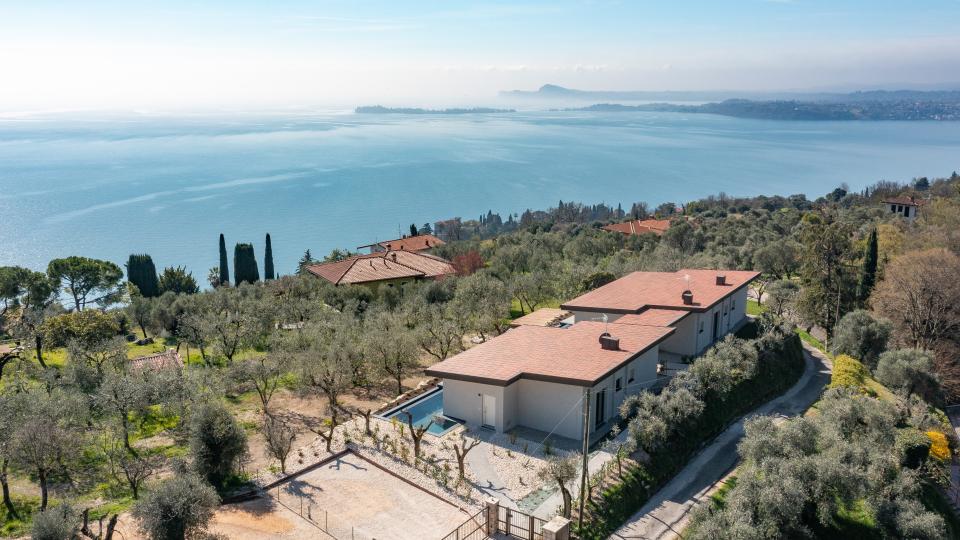 Villa con meravigliosa vista lago a Montemaderno