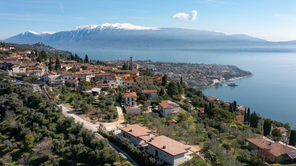 Villa con meravigliosa vista lago a Montemaderno