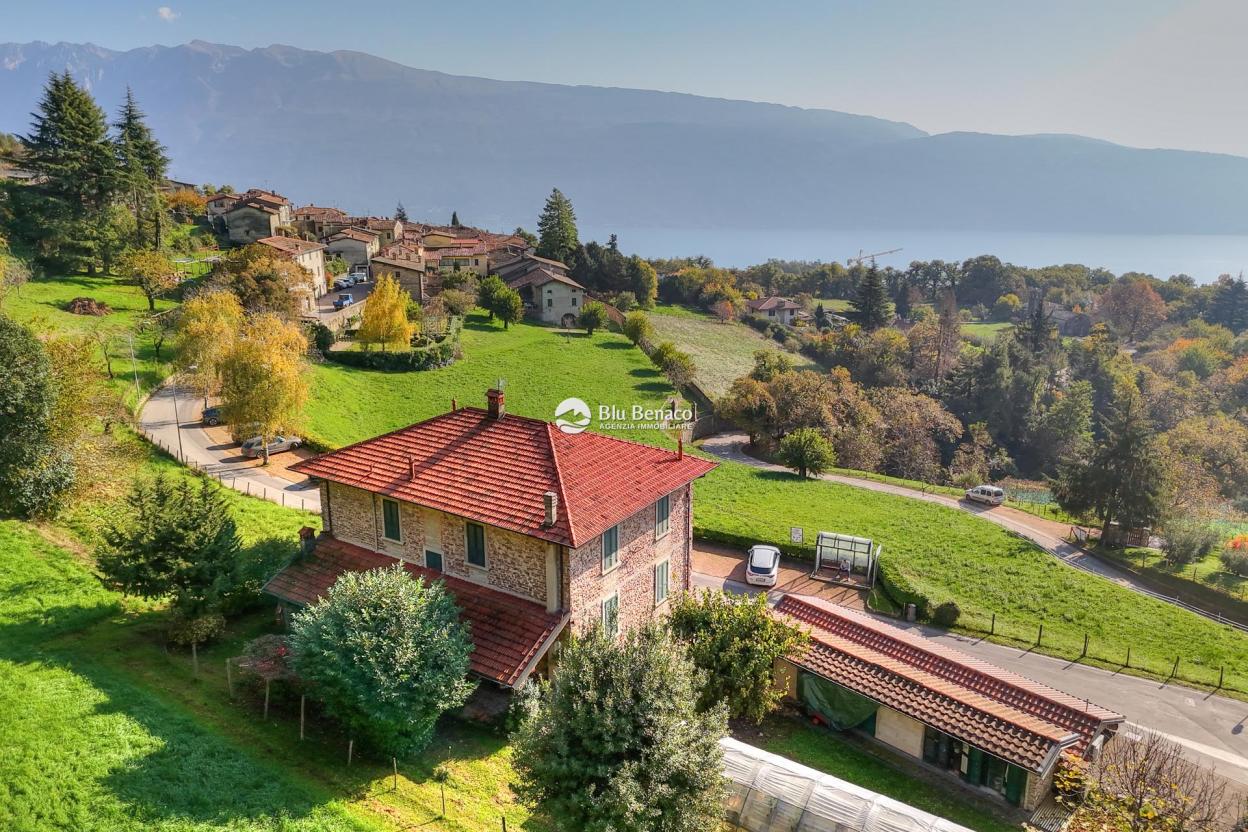 Villa mit herrlichem Seeblick in Liano