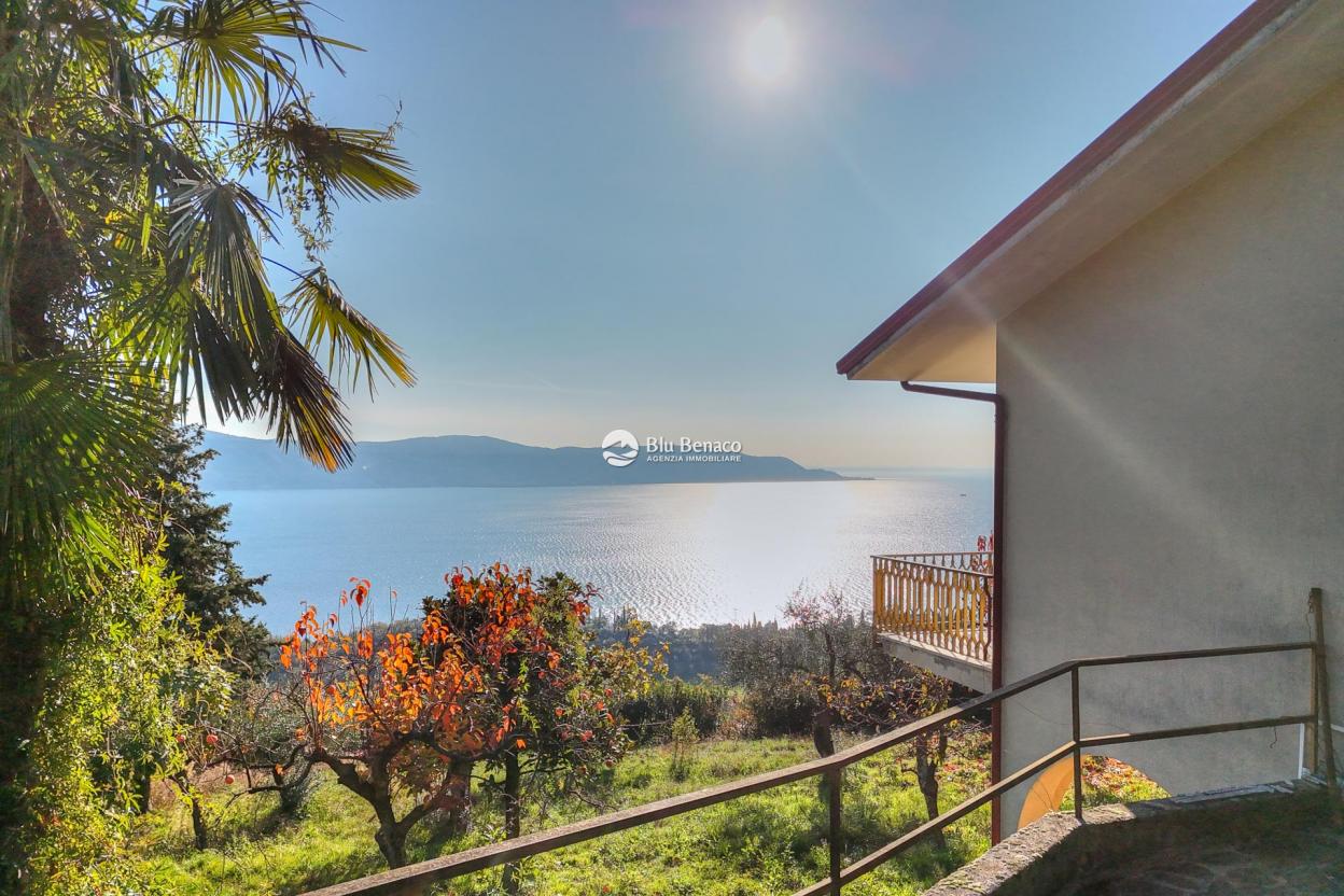 Detached villa for sale in Cabiana