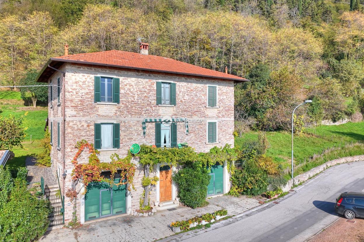 Villa mit herrlichem Seeblick in Liano