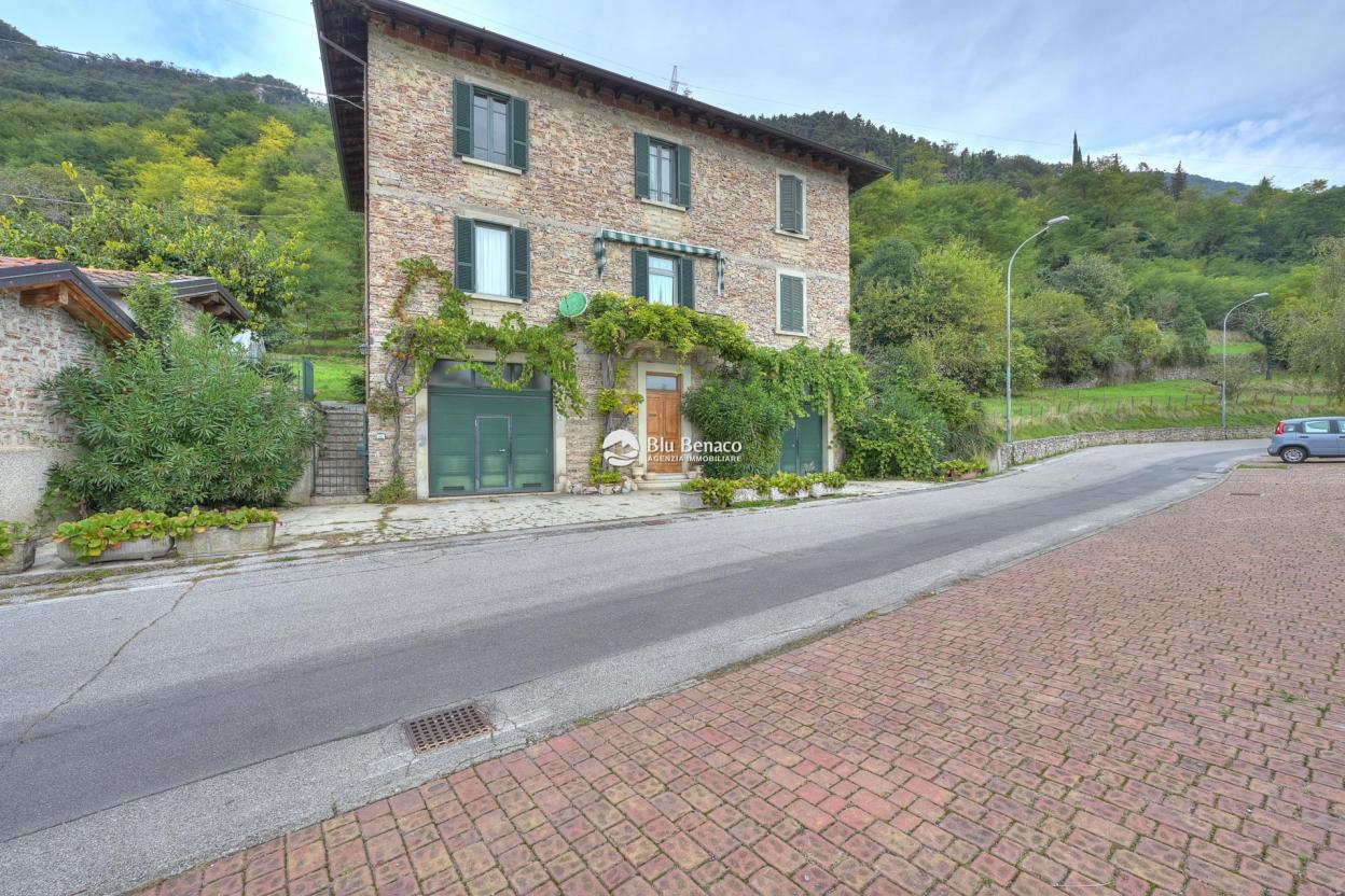 Villa mit herrlichem Seeblick in Liano