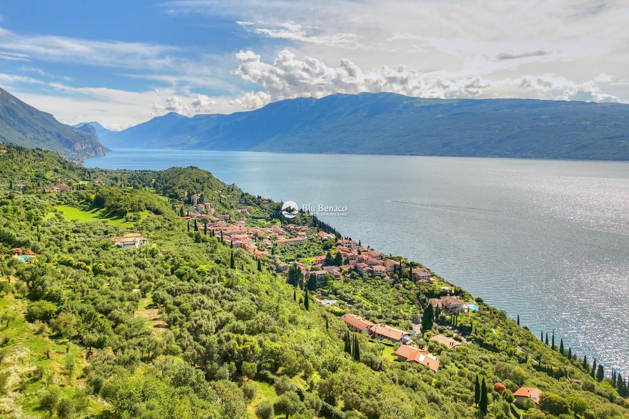 Villa with panoramic view in Toscolano