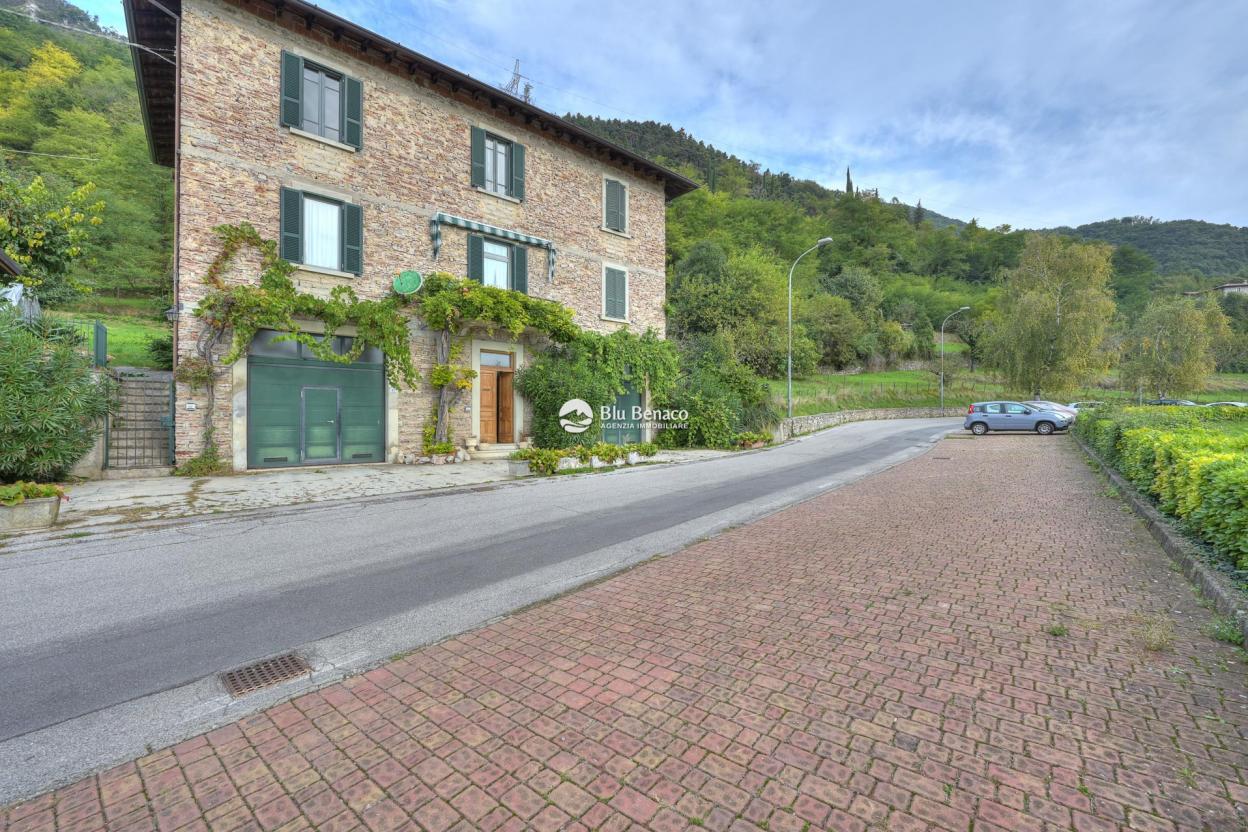 Villa mit herrlichem Seeblick in Liano