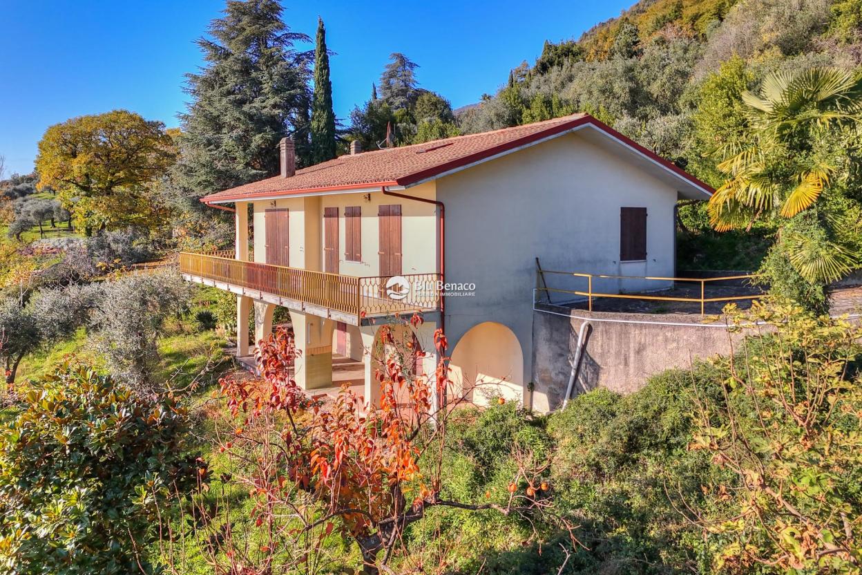 Detached villa for sale in Cabiana