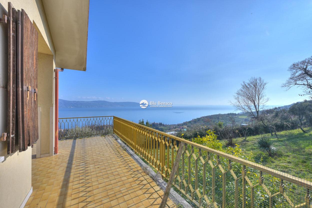 Detached villa for sale in Cabiana