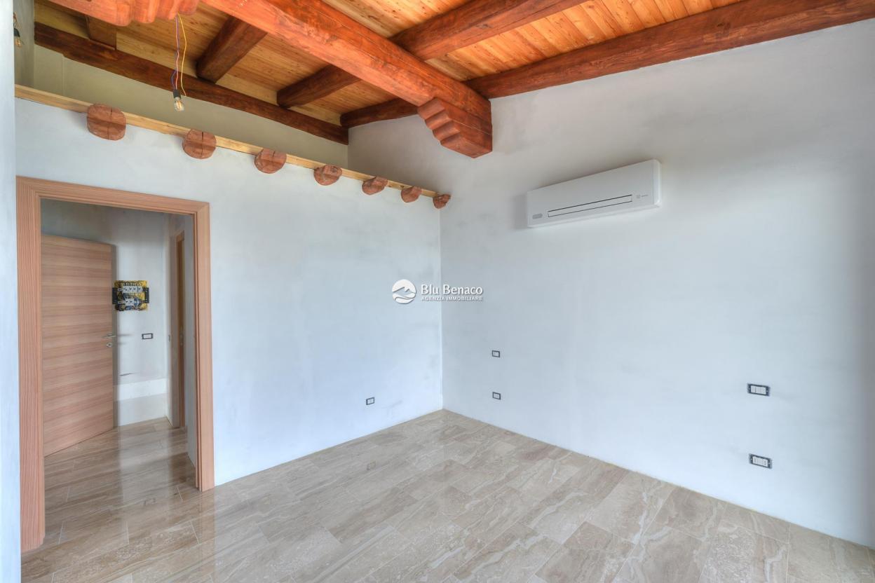 Unmissable property for sale in Toscolano