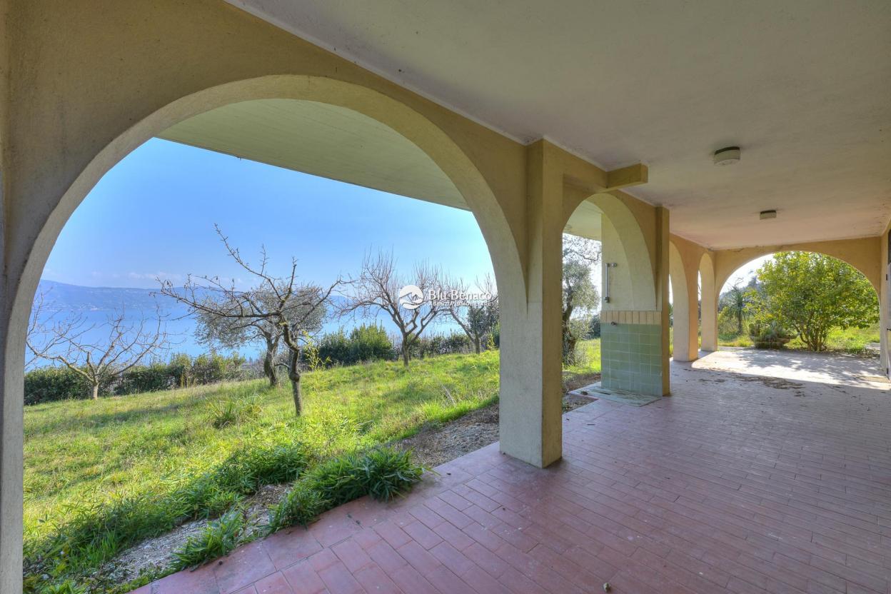 Detached villa for sale in Cabiana