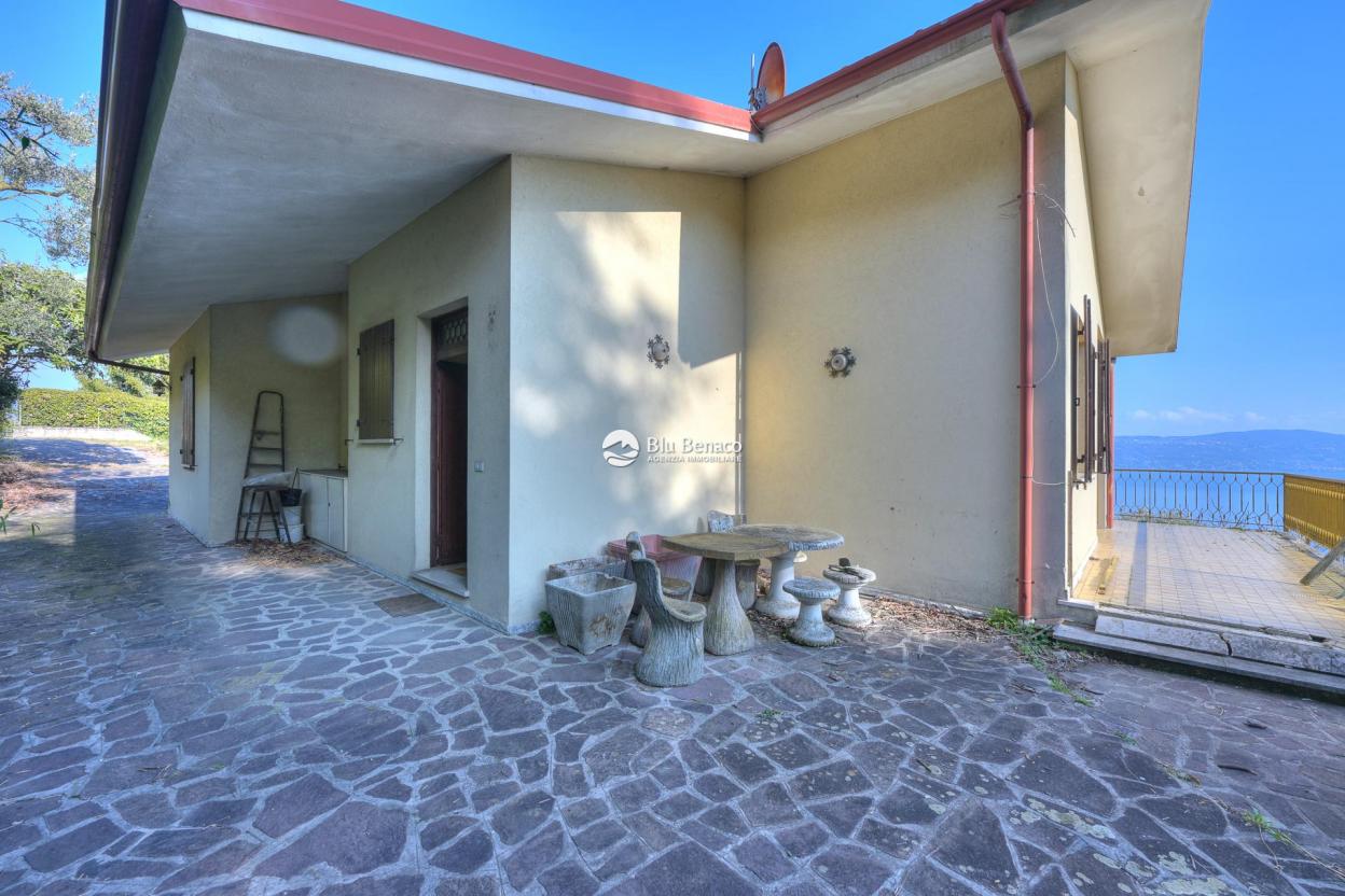 Detached villa for sale in Cabiana