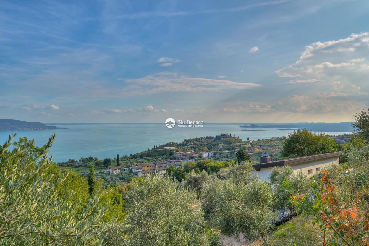 Unmissable property for sale in Toscolano