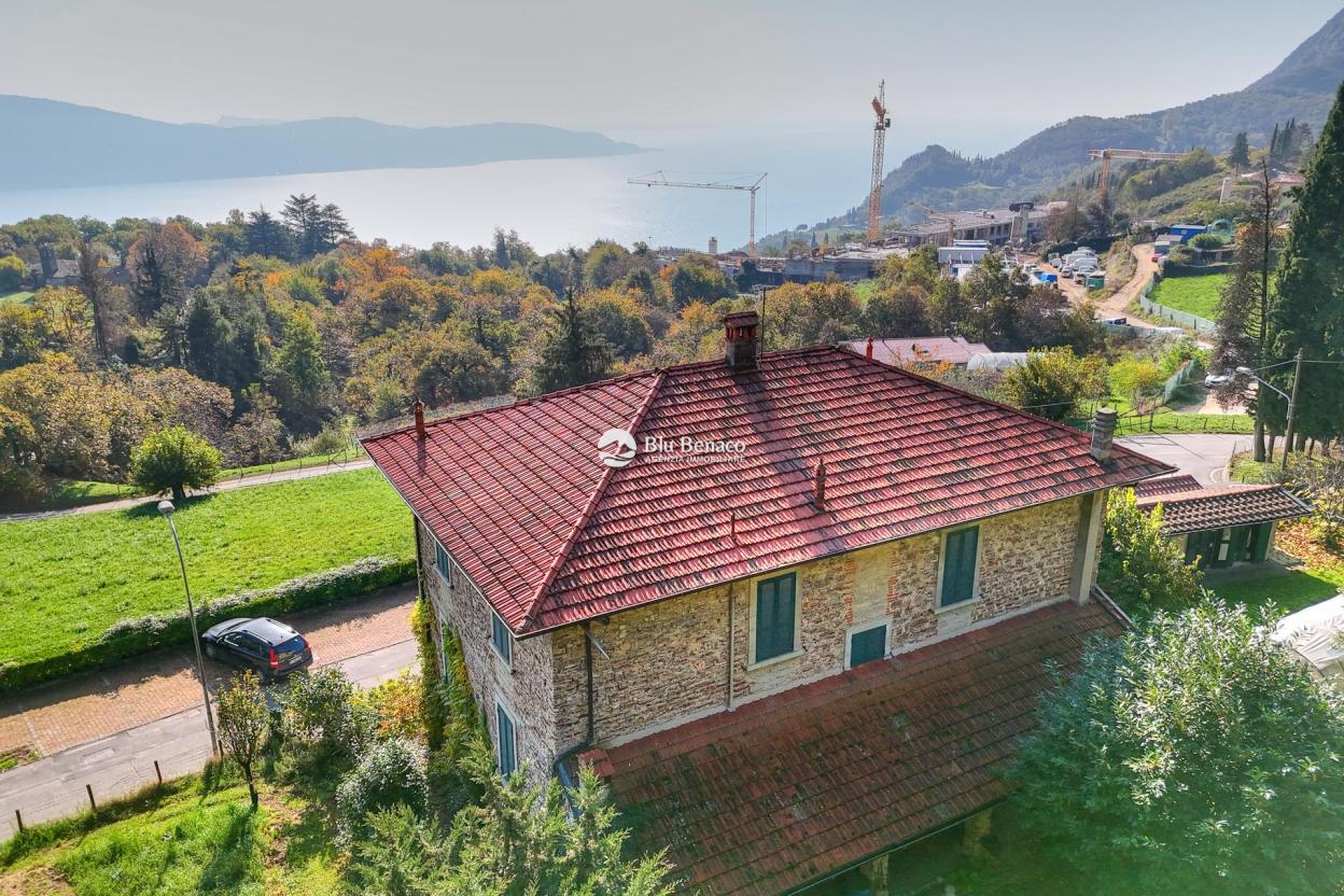 Villa mit herrlichem Seeblick in Liano